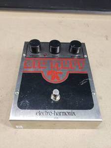 lot 14 image: Electro-Harmonix Big Muff Pi Fuzz Pedal