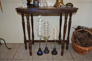lot 5 image: Vintage side table only (not contents)