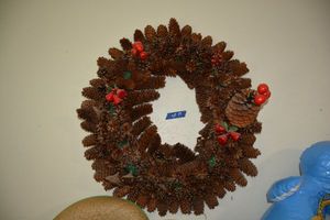 lot 19 image: Pine cone wreath