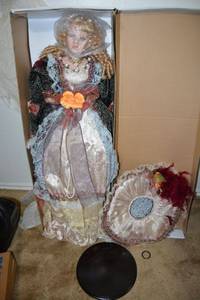 lot 28 image: 4 Foot Ashley Belle porcelain doll