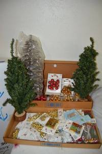 lot 39 image: Mini Christmas trees and mini decorations