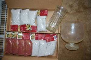 lot 40 image: Dcor sand and clear vases