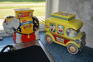 lot 56 image: Cookie jars - IGA Circus themed