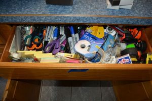 lot 106 image: Misc. items - drawer contents