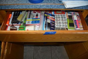 lot 103 image: Misc. items - drawer contents
