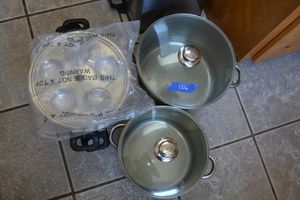 lot 126 image: Cooking pots and pans