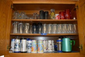 lot 87 image: Kitchen - Glassware and plastic travel cups