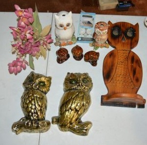 lot 170 image: Owl themed lot