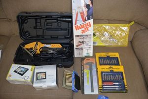 lot 156 image: Tools - Rotorazor saw, Heavy duty hanger bar, Garmins, caliper, precision knife sets and more