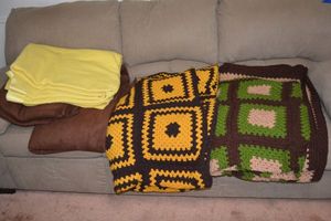 lot 162 image: Afghans and blankets