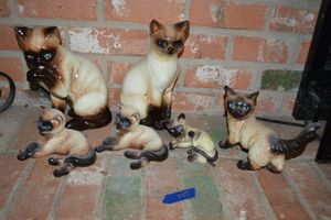 lot 147 image: Cat figurines - most stamped Goebel