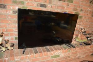 lot 140 image: Samsung 50 TV with remote
