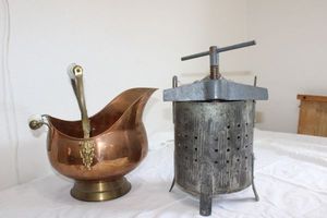 lot 131 image: Vintage Copper color coalash scuttle bucket, and vintage cheese or wine press