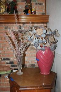 lot 137 image: 2 vases