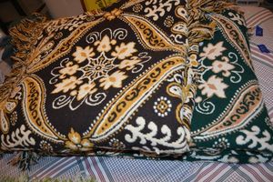 lot 316 image: 2 Heavy blankets - Italian bedspreads