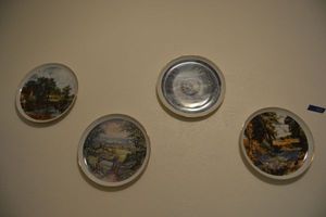 lot 185 image: Collector plates
