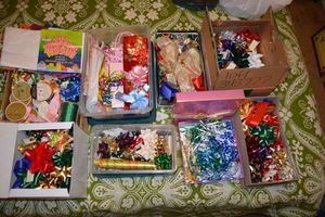 lot 204 image: Gift ribbons and bows