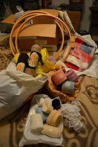 lot 231 image: Craft supplies - hoops, Crochet thread, fabrics