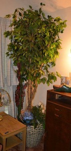 lot 265 image: LARGE artificial tree with flowers