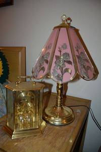 lot 271 image: Glass panel table lamp and movement clock