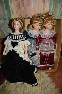 lot 284 image: Porcelain dolls - 3 total