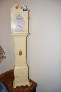 lot 351 image: Plastic Toy Grandfather clock - The Grandchild