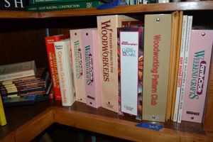 lot 368 image: Crafts and woodworking Books, see photos