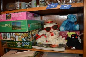 lot 385 image: Kids Toys and puzzles lot