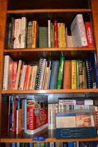 lot 391 image: Books, see photos (3 shelves)