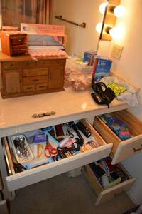 lot 481 image: Bathroom contents as shown