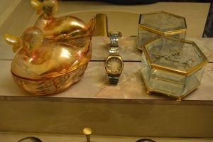 lot 491 image: Glass lidded duck with soaps, Watch with Mother of Pearl stretch band and glass jewelry box