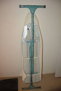 lot 518 image: Vintage ironing board