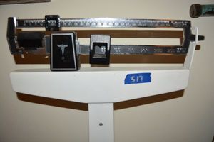 lot 517 image: Health o meter Physicians scale - 350 Lb. limit