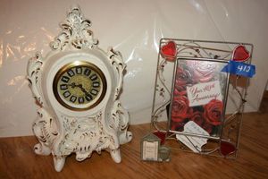 lot 412 image: Ceramic clock and glass heart photo frame