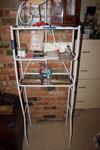 lot 464 image: White metal Bakers rack only