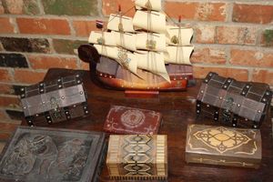 lot 467 image: Decorative boxes and wooden ship