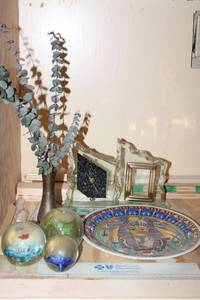 lot 474 image: Home dcor - Egyptian collector plate, glass flower paper weights, brass bud vase, desk clockphoto holder