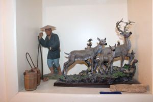 lot 480 image: home dcor - Metal deer figurine, ceramic barrels and Japan figurine, see photos