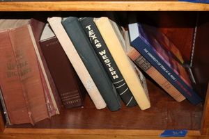 lot 364 image: 1950s Yearbooks, Vintage Webster Dictionary and more