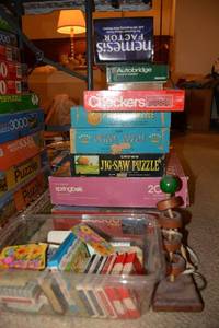 lot 516 image: Puzzles and games