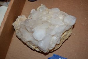 lot 523 image: Crystal rock 4 x 7