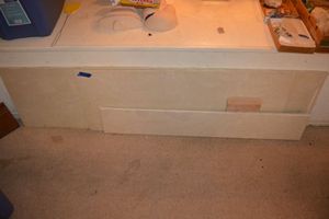 lot 531 image: Counter top pieces (largest piece is about 72 long)