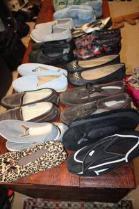 lot 542 image: Womens shoes size 11