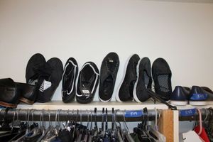 lot 543 image: Womens shoes size 11, appear unworn, see photos