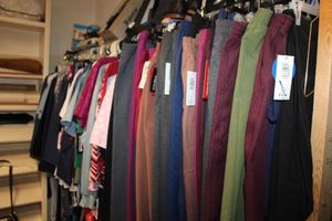 lot 549 image: Misc. clothes (some still have tags)
