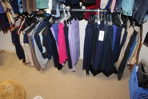 lot 550 image: Misc. clothes (some still have tags)