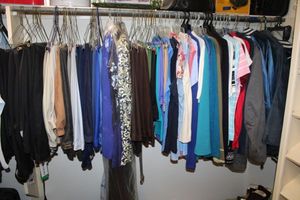 lot 565 image: Misc. clothes (some still have tags)