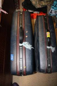 lot 578 image: Pair of Samsonite Blue hard case suitcases