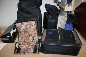 lot 581 image: Misc. suitcases and bags