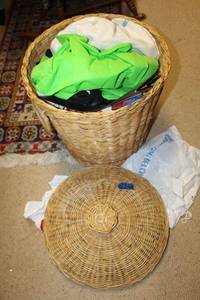 lot 584 image: Wicker laundry basket and shopping bags